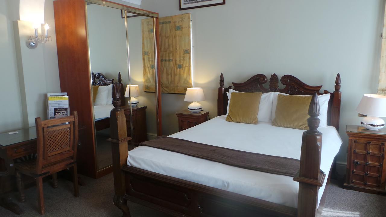 The Peacock Townhouse Hotel Kenilworth - Warwick Екстериор снимка
