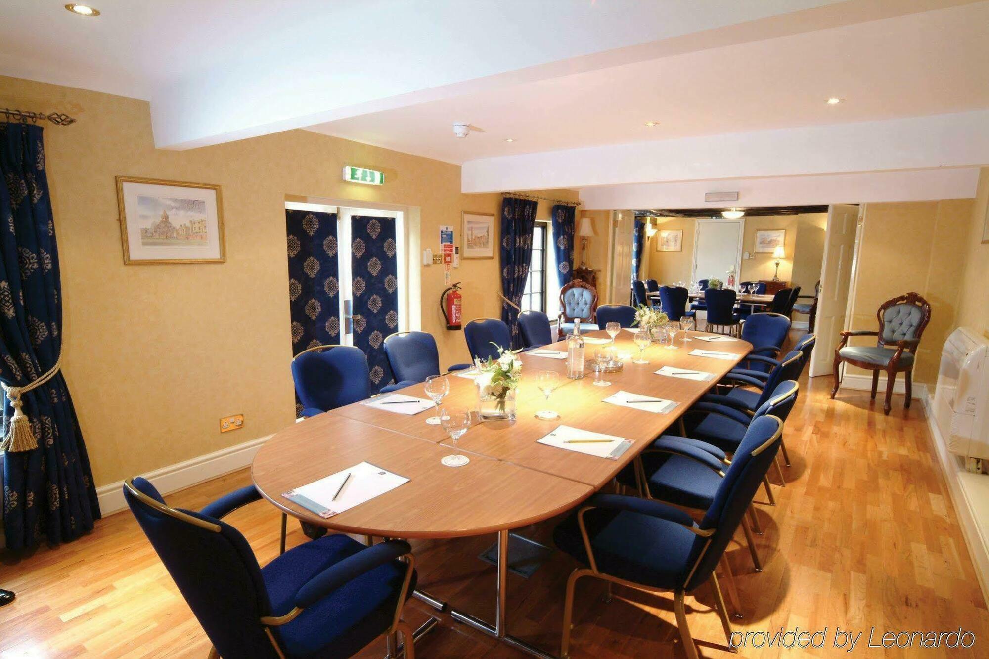 The Peacock Townhouse Hotel Kenilworth - Warwick Бизнес снимка
